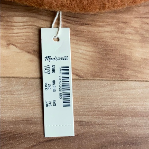 Madewell pom pom beret - Picture 7 of 8